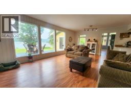 Laundry room - 8119 Munch Road, Procter, BC V0G1V0 Photo 14