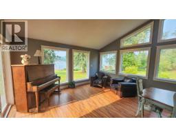 4pc Bathroom - 8119 Munch Road, Procter, BC V0G1V0 Photo 9