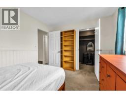 151 Midbend Place Se, Calgary, AB T2X2J8 Photo 13
