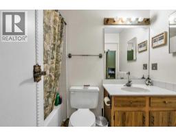 151 Midbend Place Se, Calgary, AB T2X2J8 Photo 18