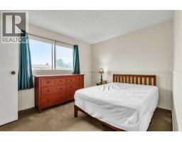 151 Midbend Place Se, Calgary, AB T2X2J8 Photo 12