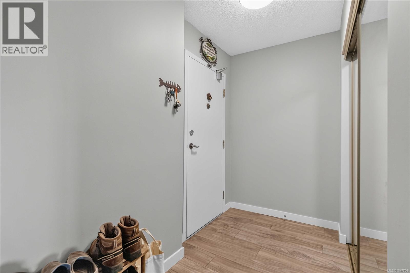 #405 103 Gorge Rd E - 4