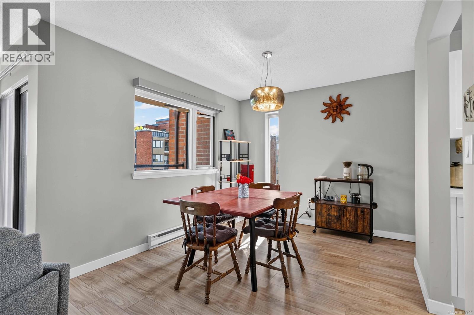 #405 103 Gorge Rd E - 10