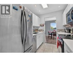 405 103 Gorge Rd E, Victoria, BC V9A5Z2 Photo 14