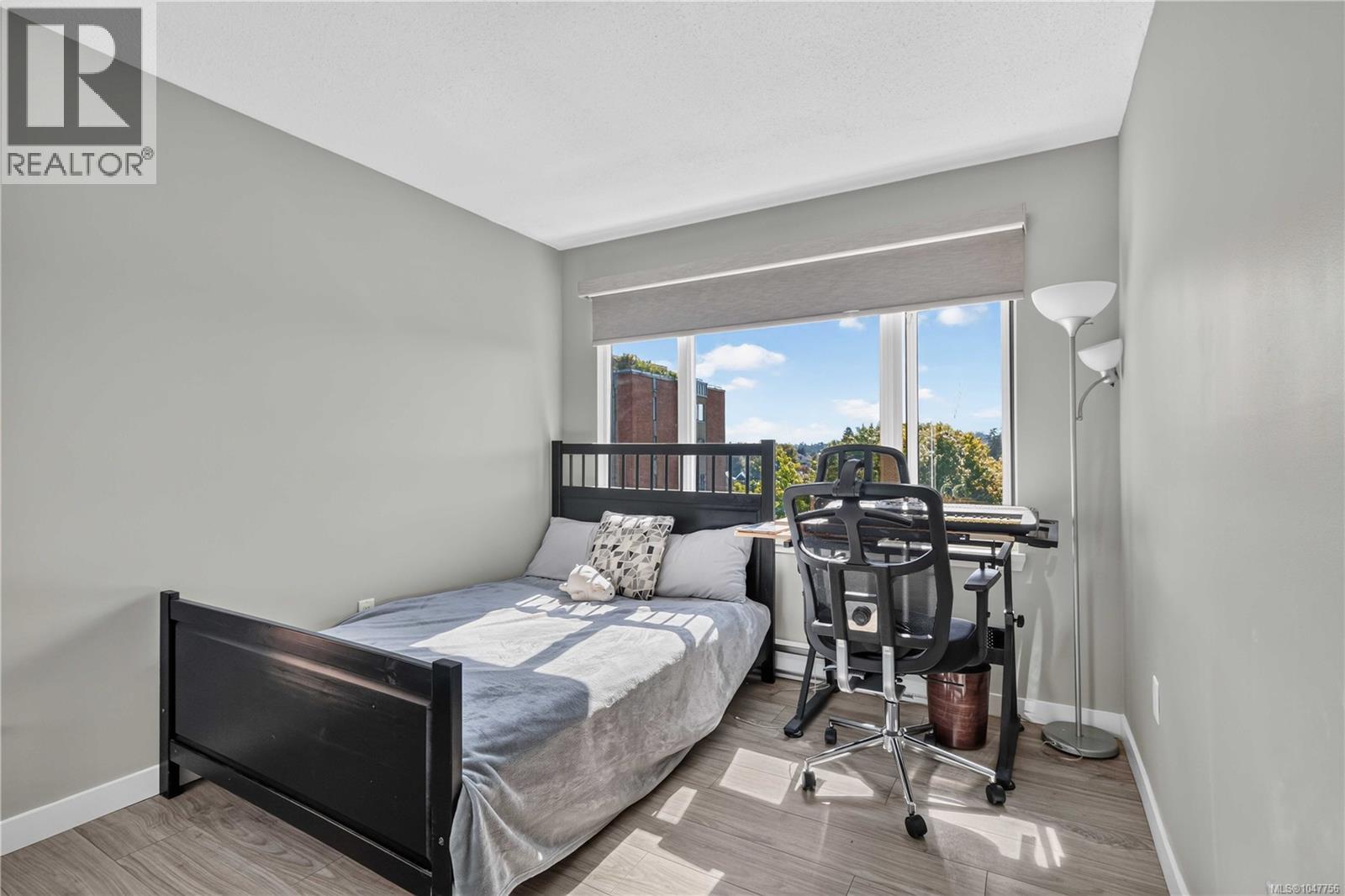 #405 103 Gorge Rd E - 24