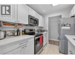 405 103 Gorge Rd E, Victoria, BC V9A5Z2 Photo 12