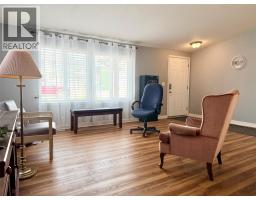 Living room - 411 3rd Avenue S, Creston, BC V0B1G3 Photo 7