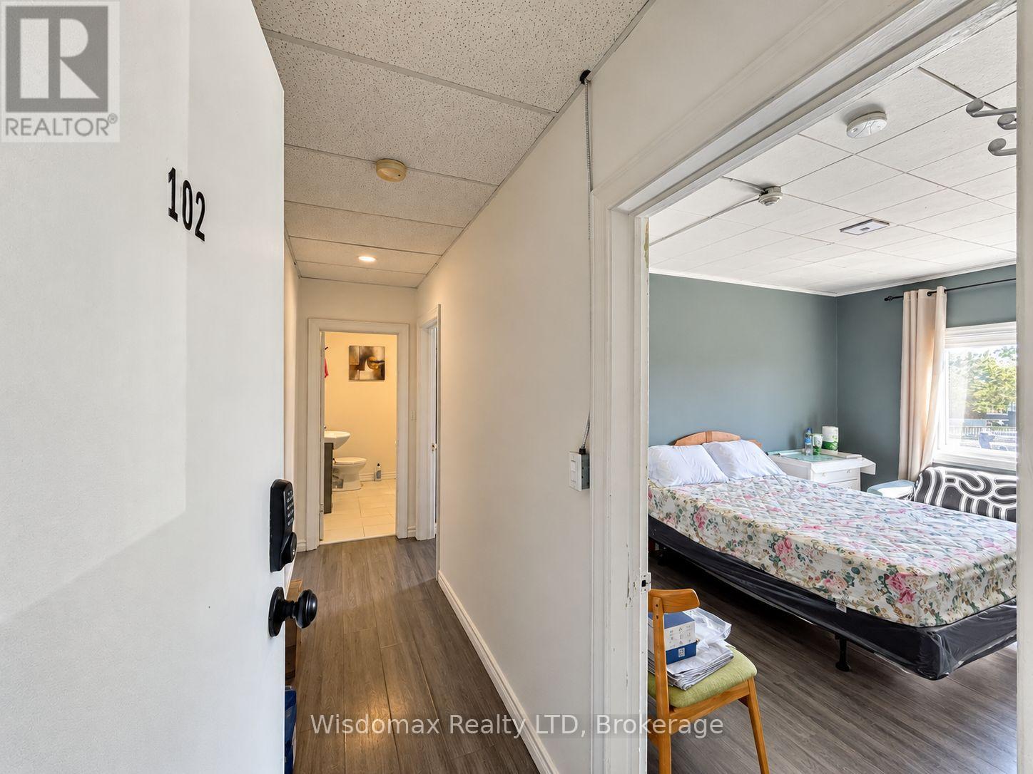 5306 Victoria Avenue — photo 26