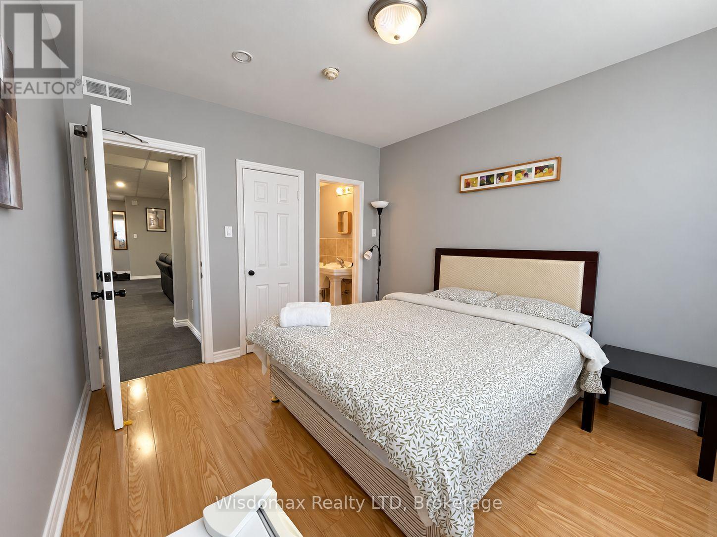 5306 Victoria Avenue — photo 29