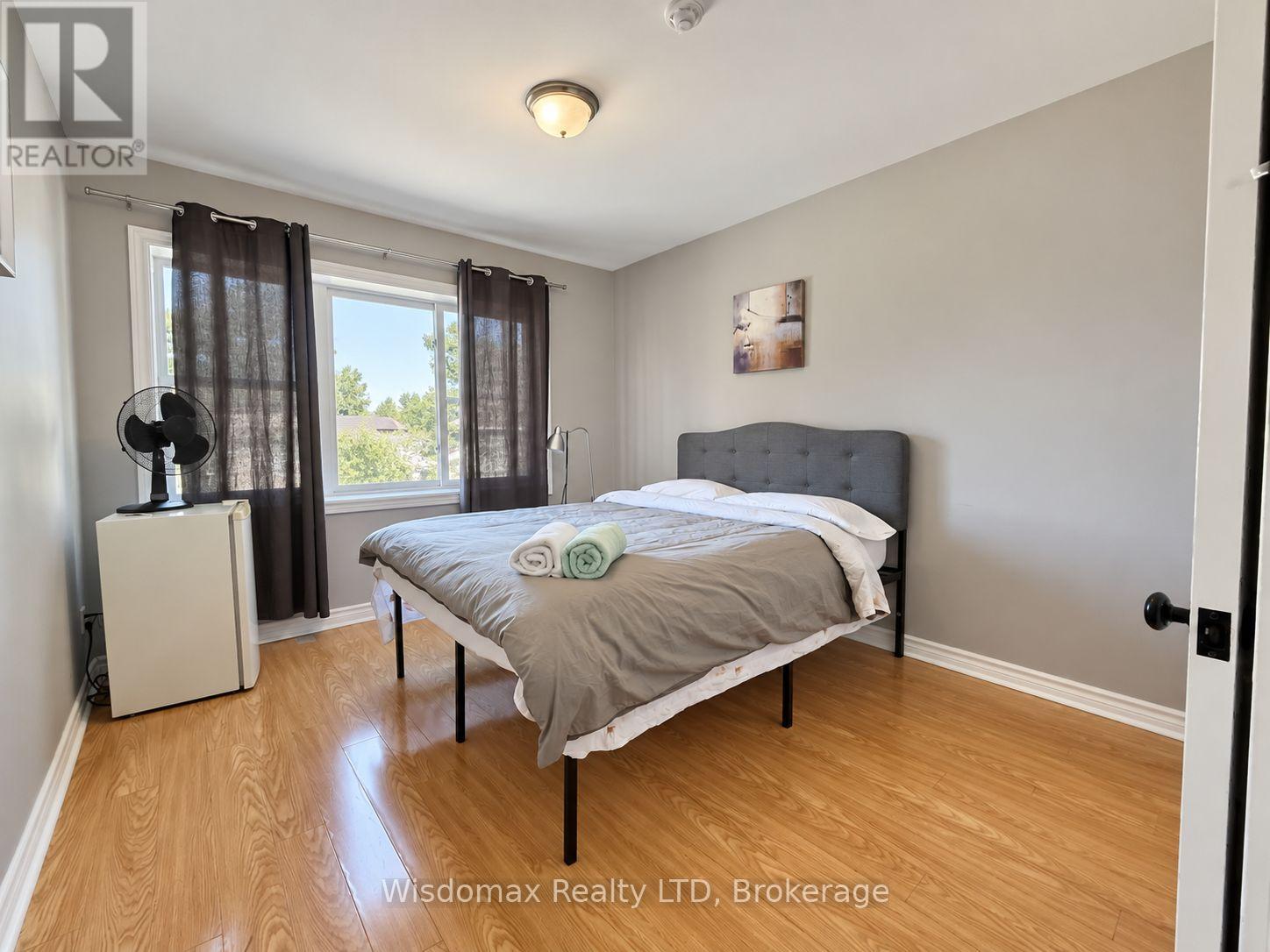 5306 Victoria Avenue — photo 32