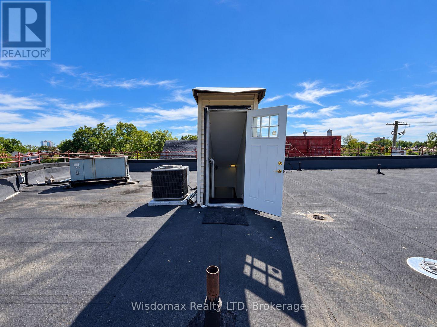 5306 Victoria Avenue — photo 37