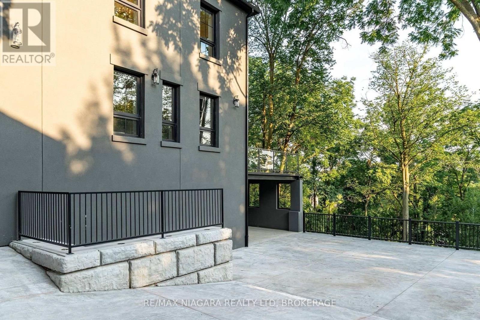 29 YATES STREET - 44