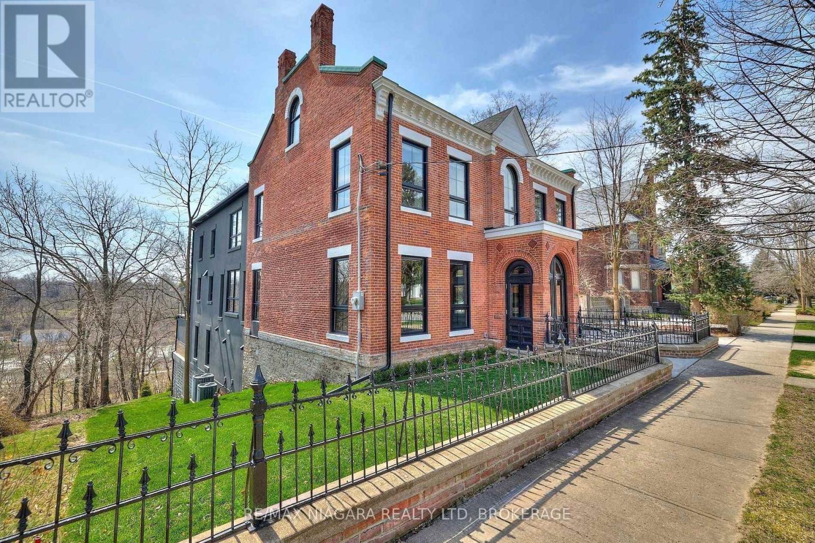 29 YATES STREET - 46