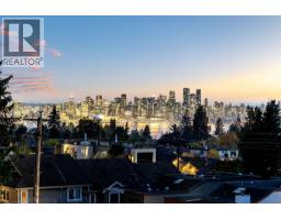 1952 Chesterfield Avenue, North Vancouver, BC V7M2P5 Photo 34