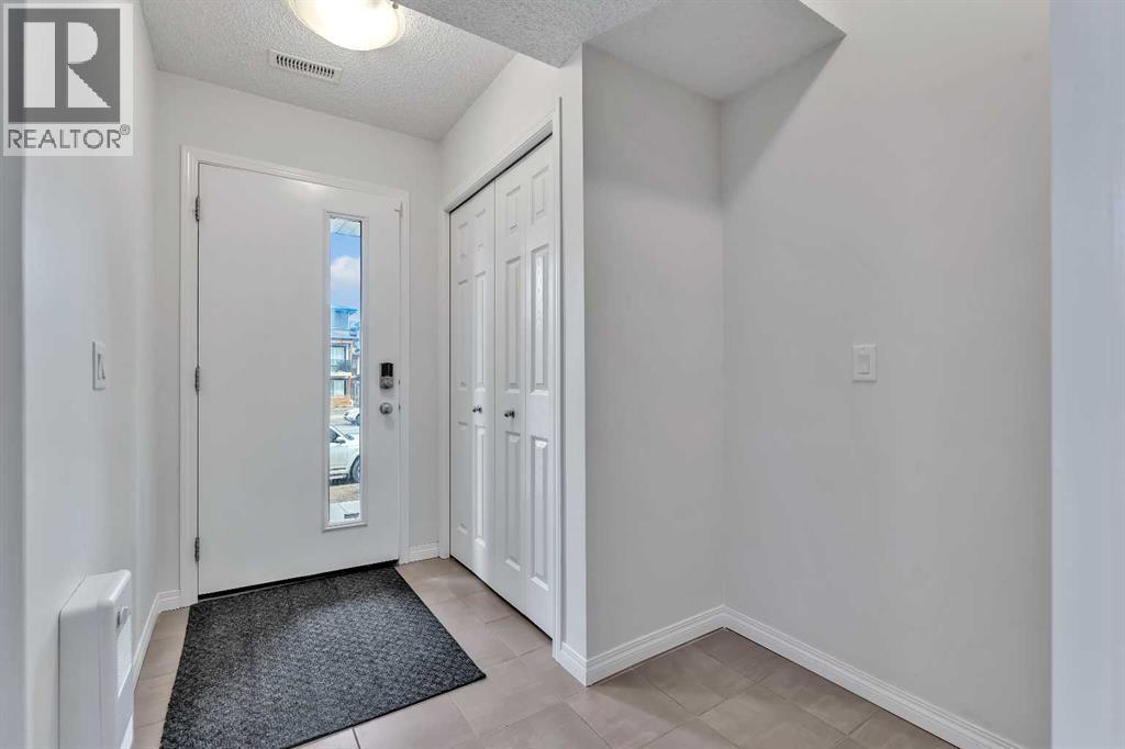 569 savanna Boulevard NE, Calgary, Alberta, T3J0X3 — thumbnail 2