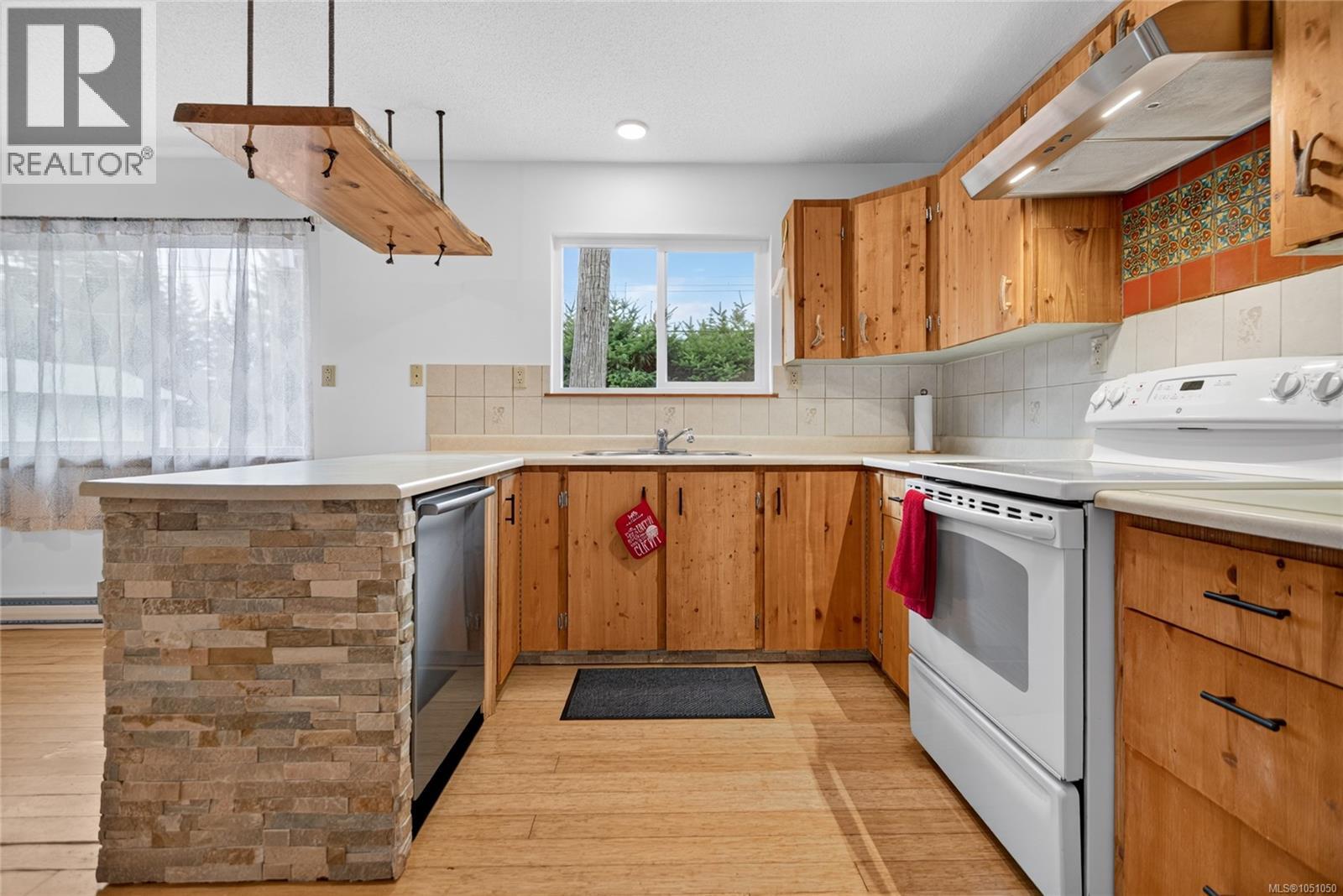 7842 Tozer Rd - Image 11