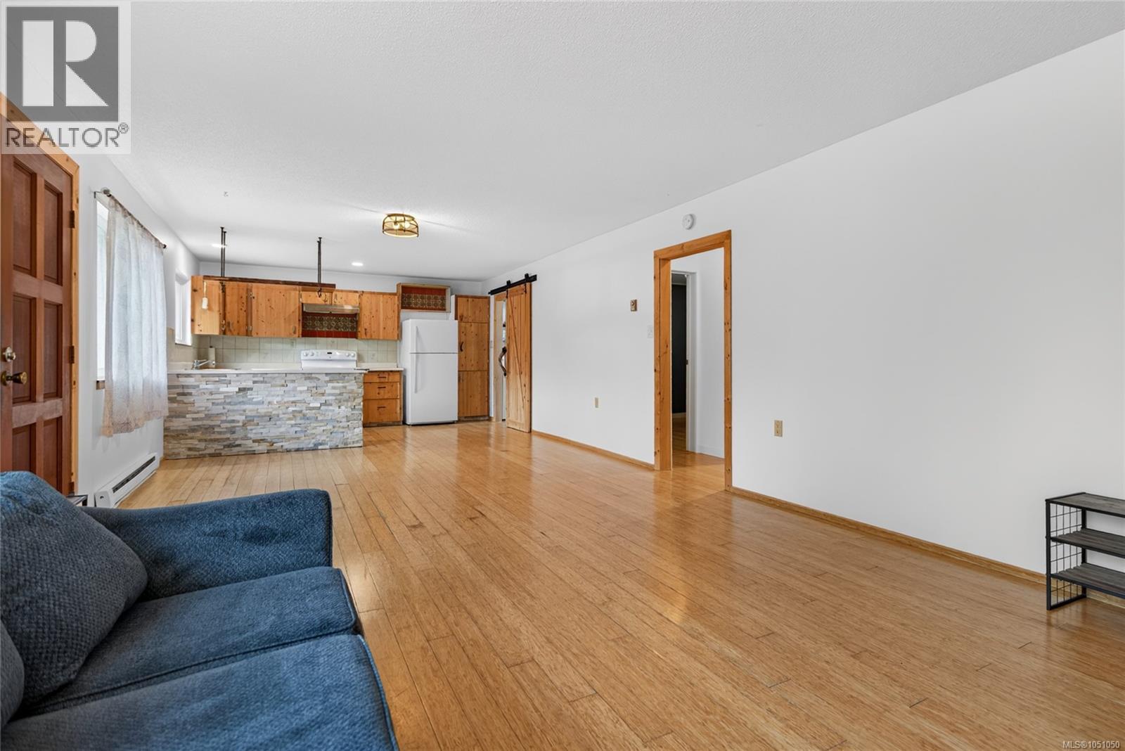 7842 Tozer Rd - 5