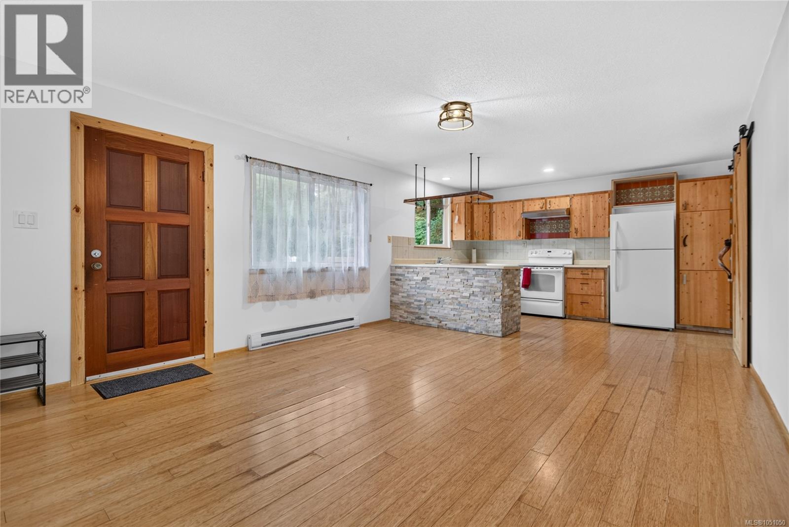 7842 Tozer Rd - 6