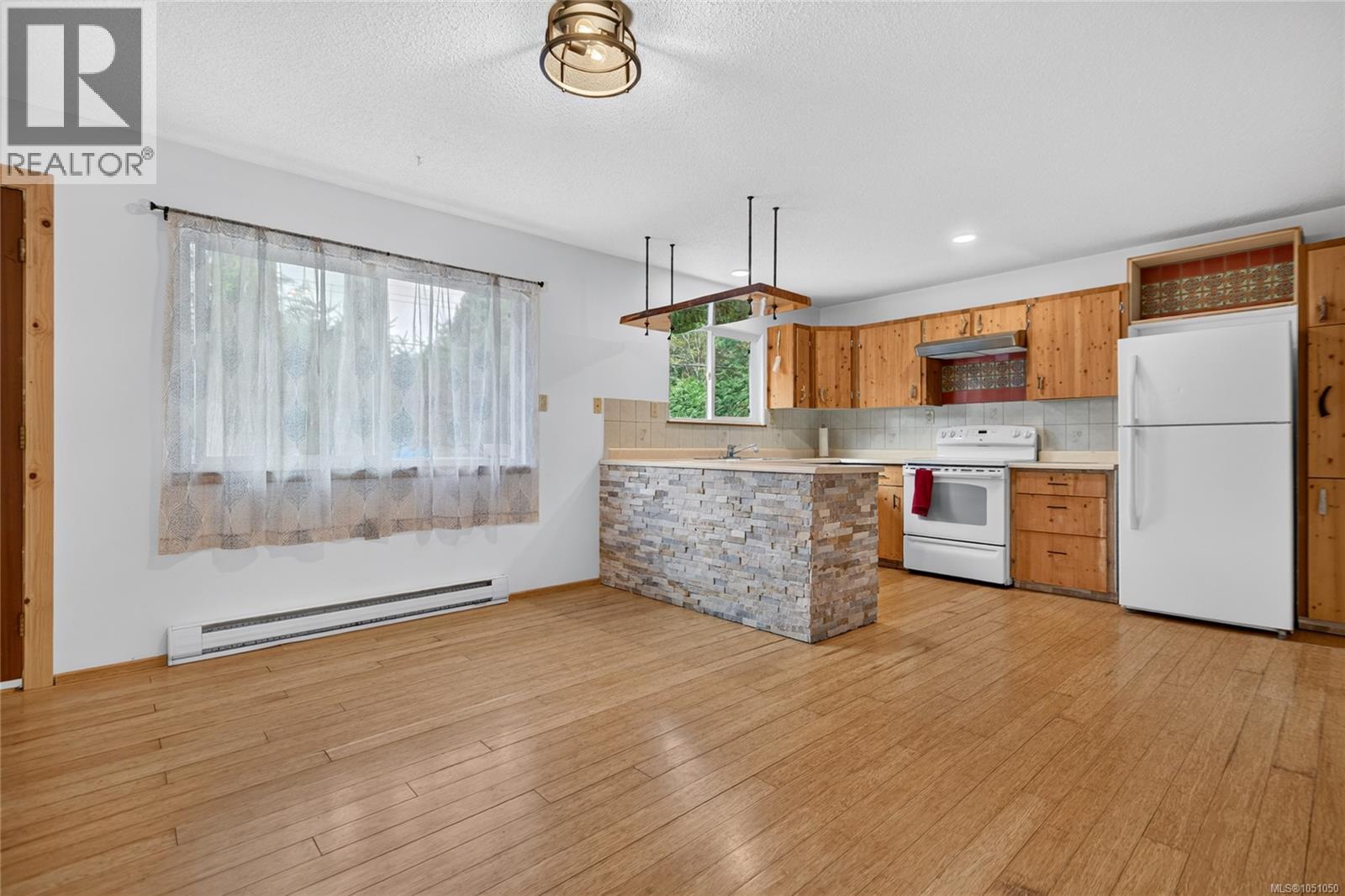 7842 Tozer Rd - Image 9