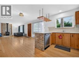 7842 Tozer Rd, Fanny Bay, BC V0R1W0 Photo 10
