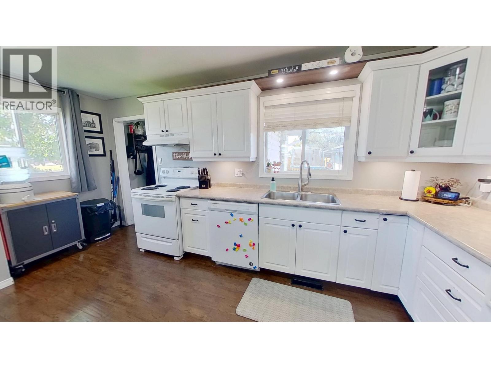 9203 108 AVENUE - Image 8