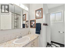 256 Silverview Way Nw, Calgary, AB T3B3K3 Photo 17