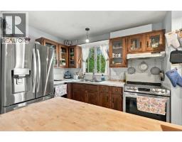 Bedroom - 256 Silverview Way Nw, Calgary, AB T3B3K3 Photo 9