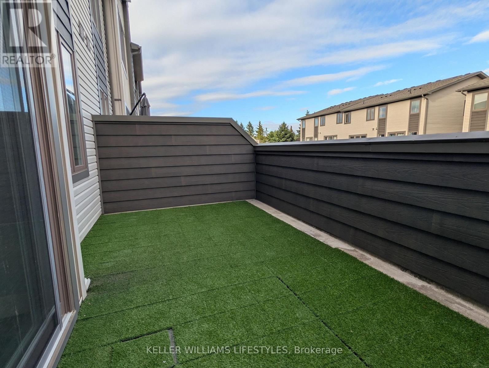 25 - 2070 MEADOWGATE BOULEVARD, London South (South U) — photo 10