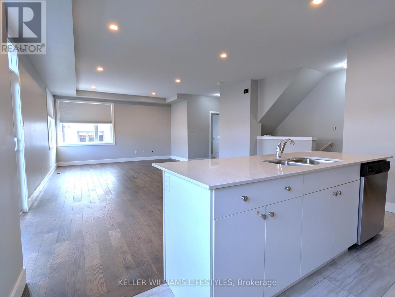 25 - 2070 MEADOWGATE BOULEVARD, London South (South U) — photo 9