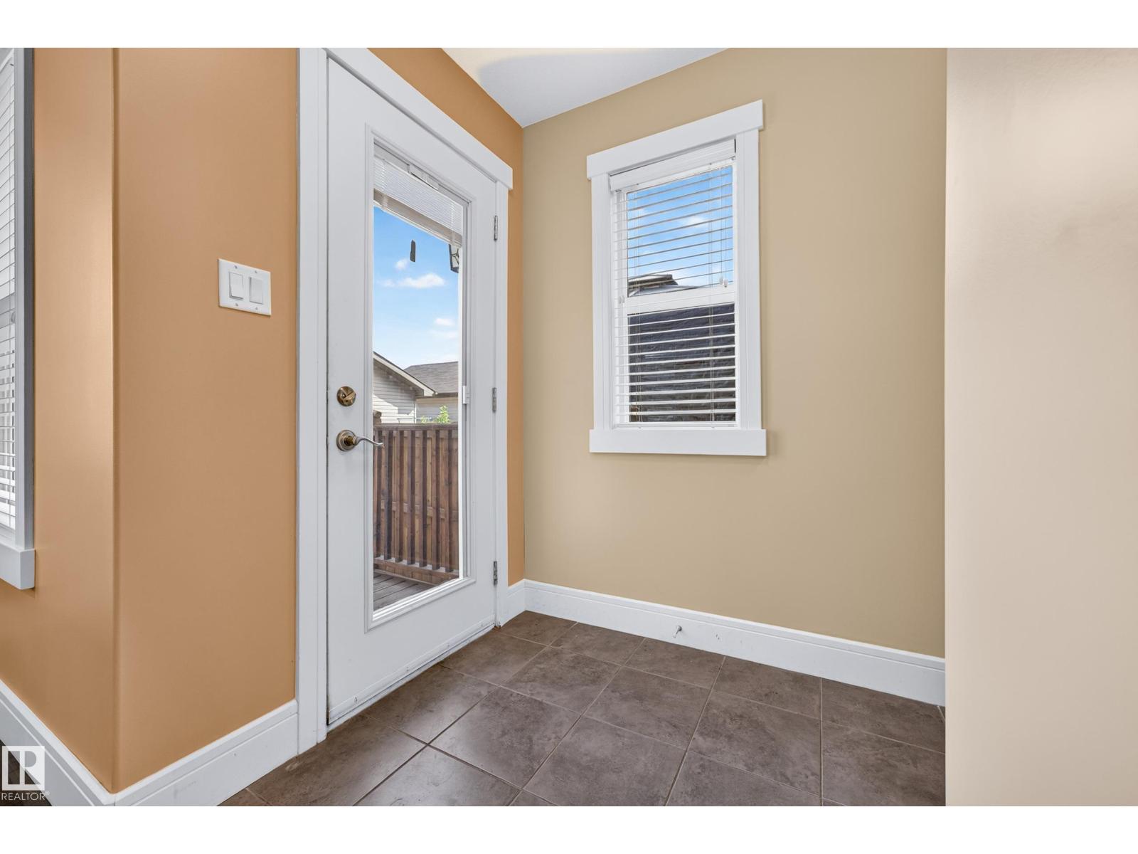 2904 19 AV NW - 12