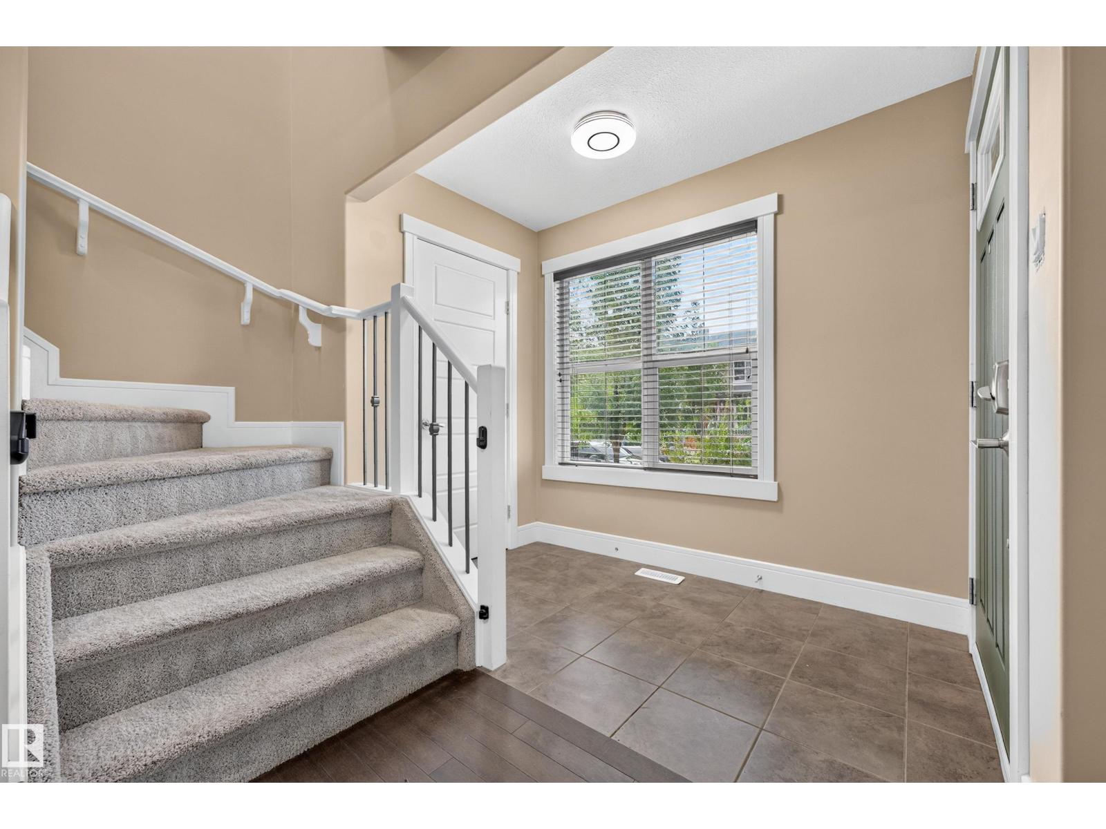 2904 19 AV NW - 2
