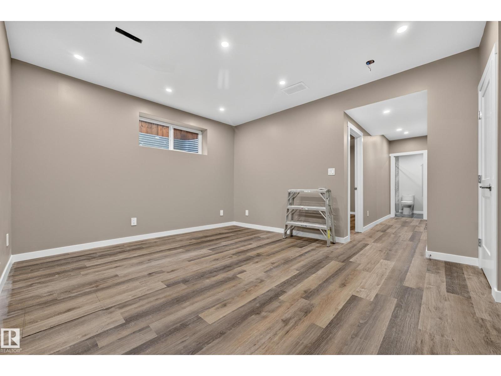 2904 19 AV NW - Image 24