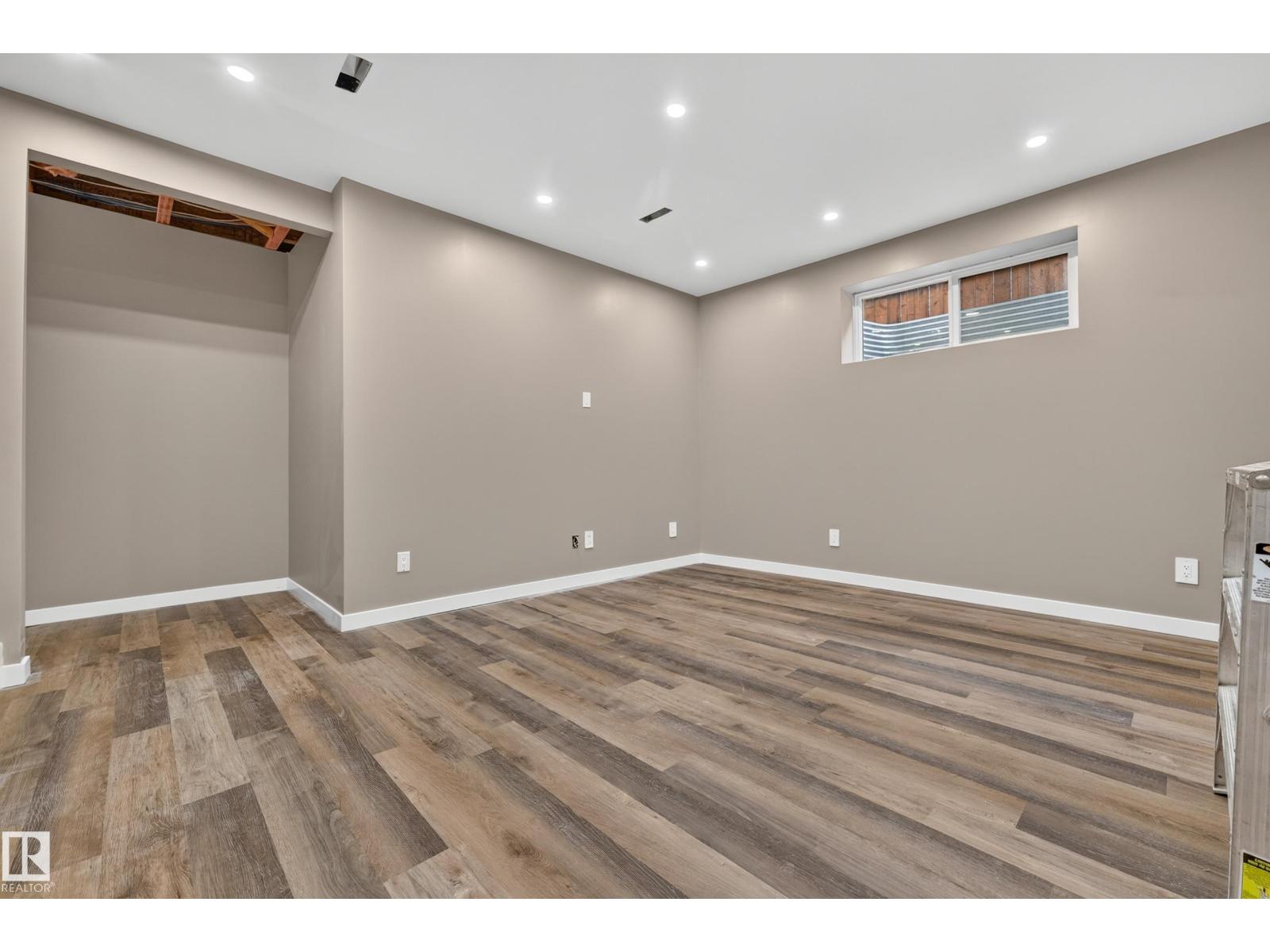 2904 19 AV NW - 27