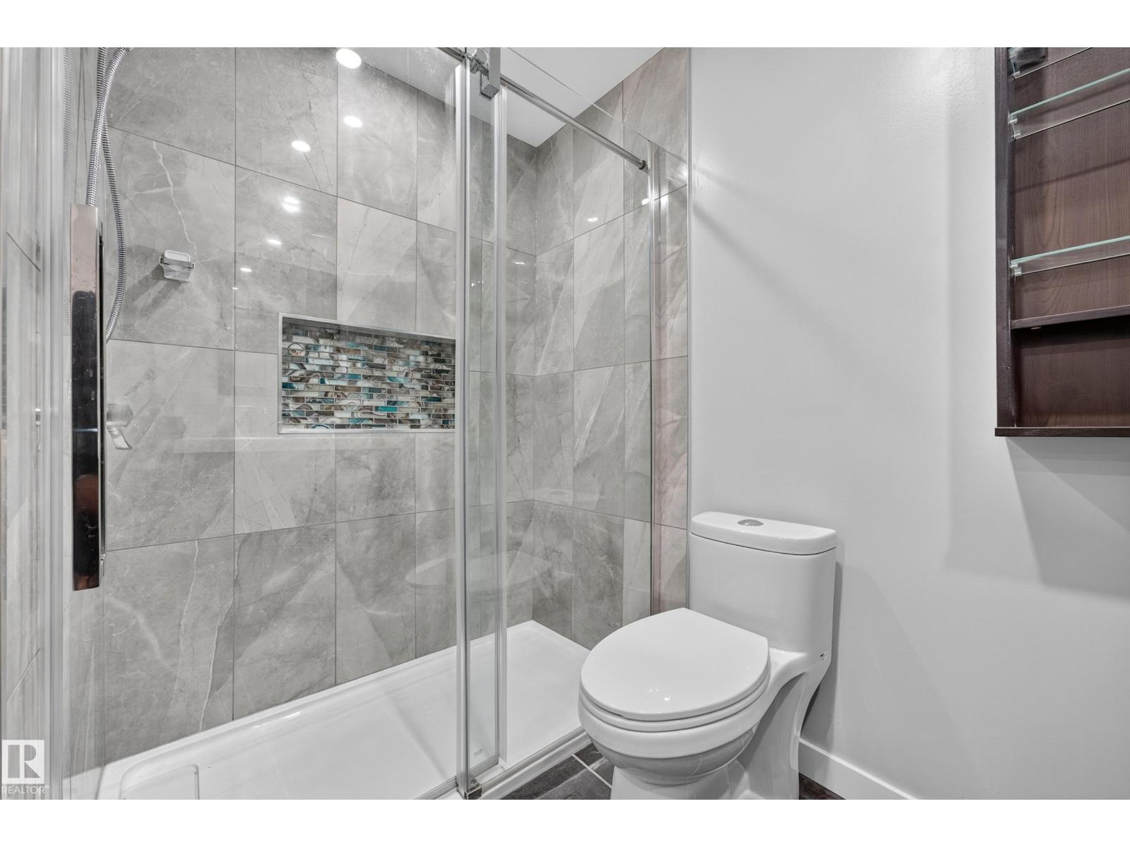 2904 19 AV NW - 30