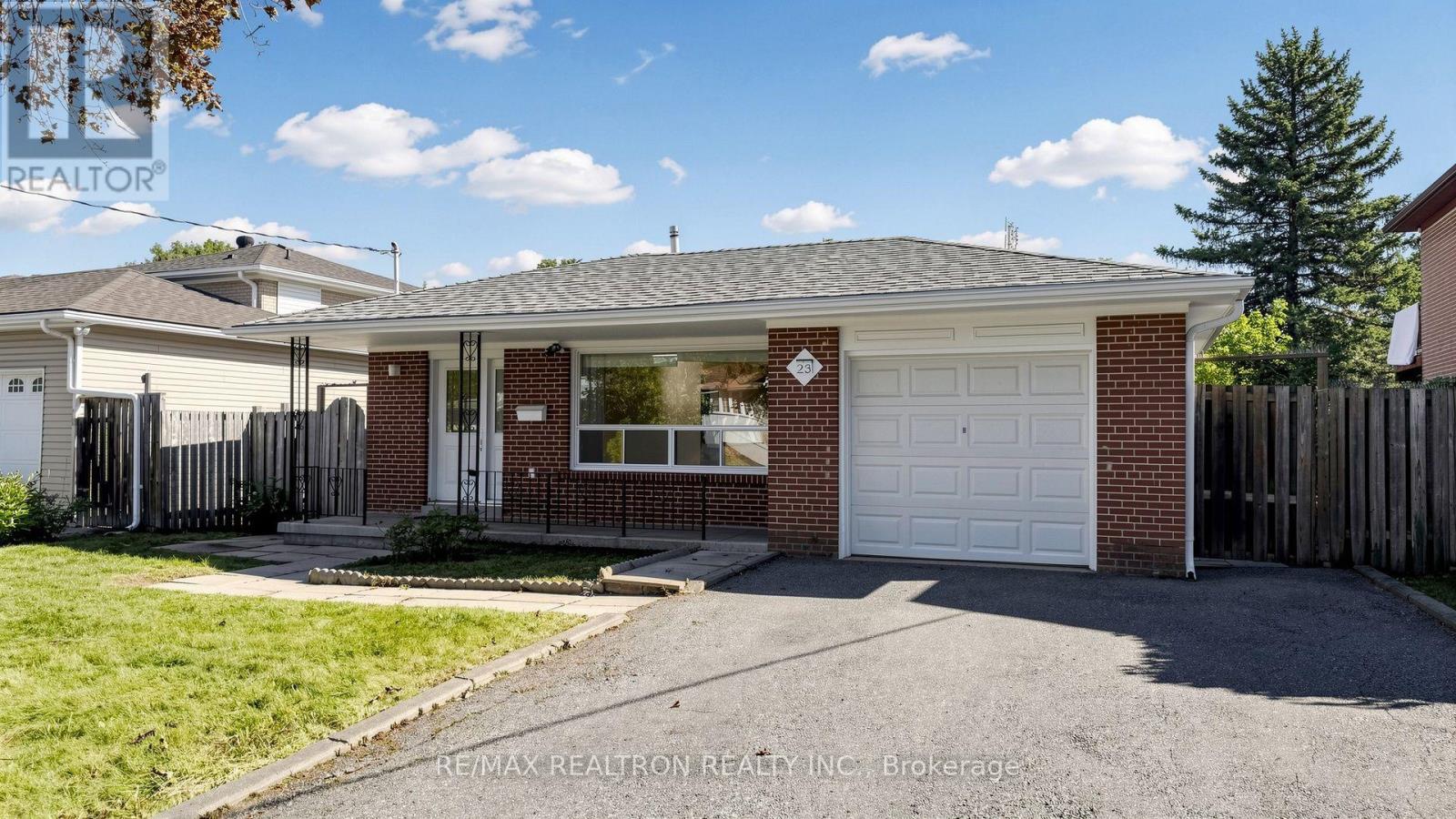 23 LESGAY CRESCENT, Toronto (Don Valley Village) — photo 2
