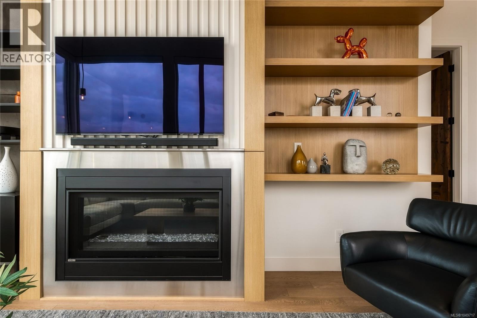 #PH3 1033 Cook St - 4