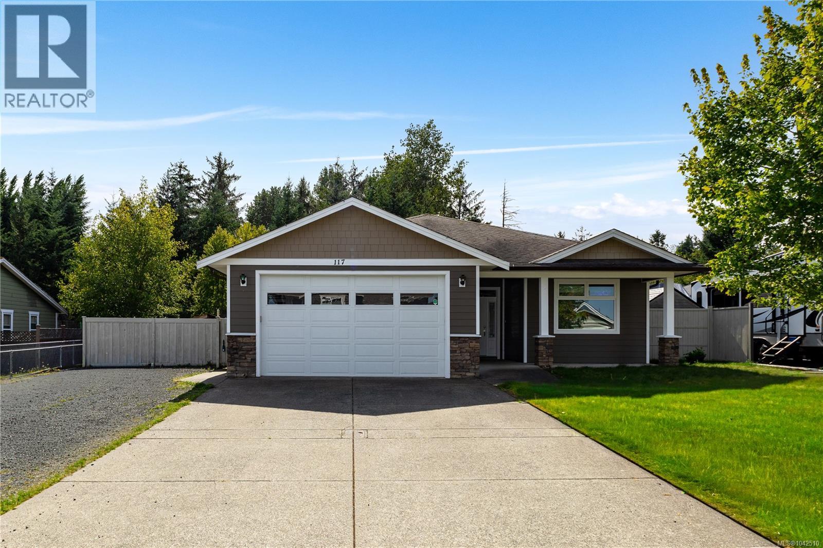 117 Strathcona Way - 3