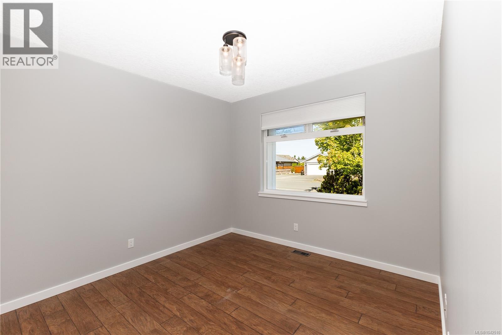 117 Strathcona Way - Image 33