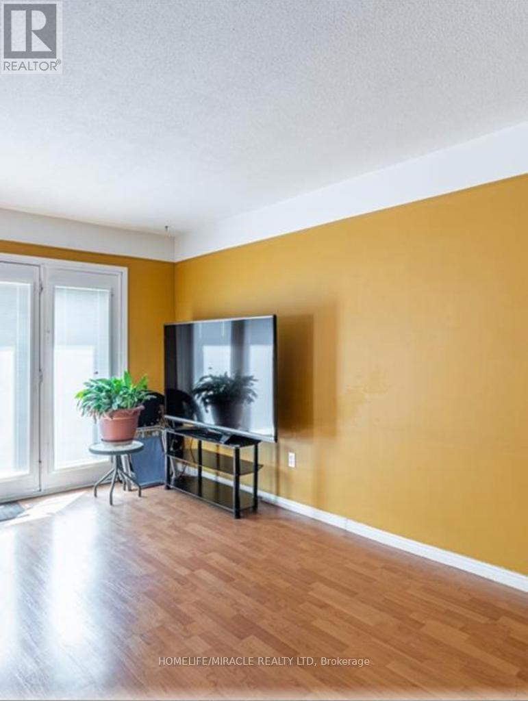 #12 669 OSGOODE DRIVE - 4