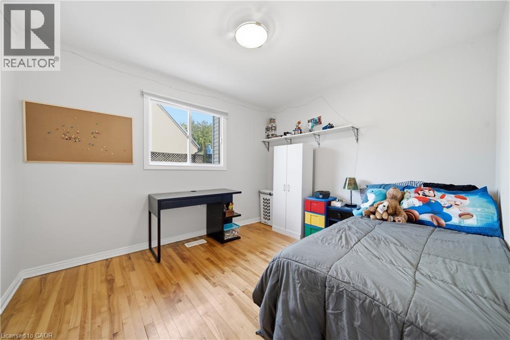 35 PERTH Road, Kitchener — photo 12