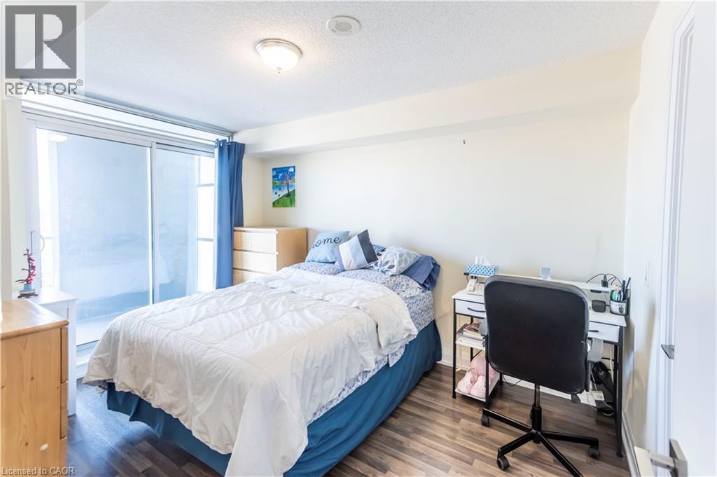 #E409 555 WILSON Avenue - 13