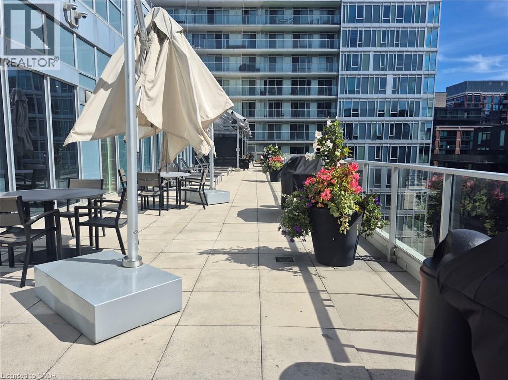 #E409 555 WILSON Avenue - 19