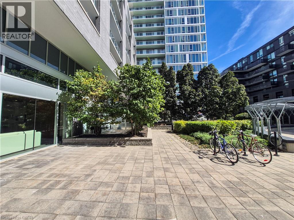 #E409 555 WILSON Avenue - 21