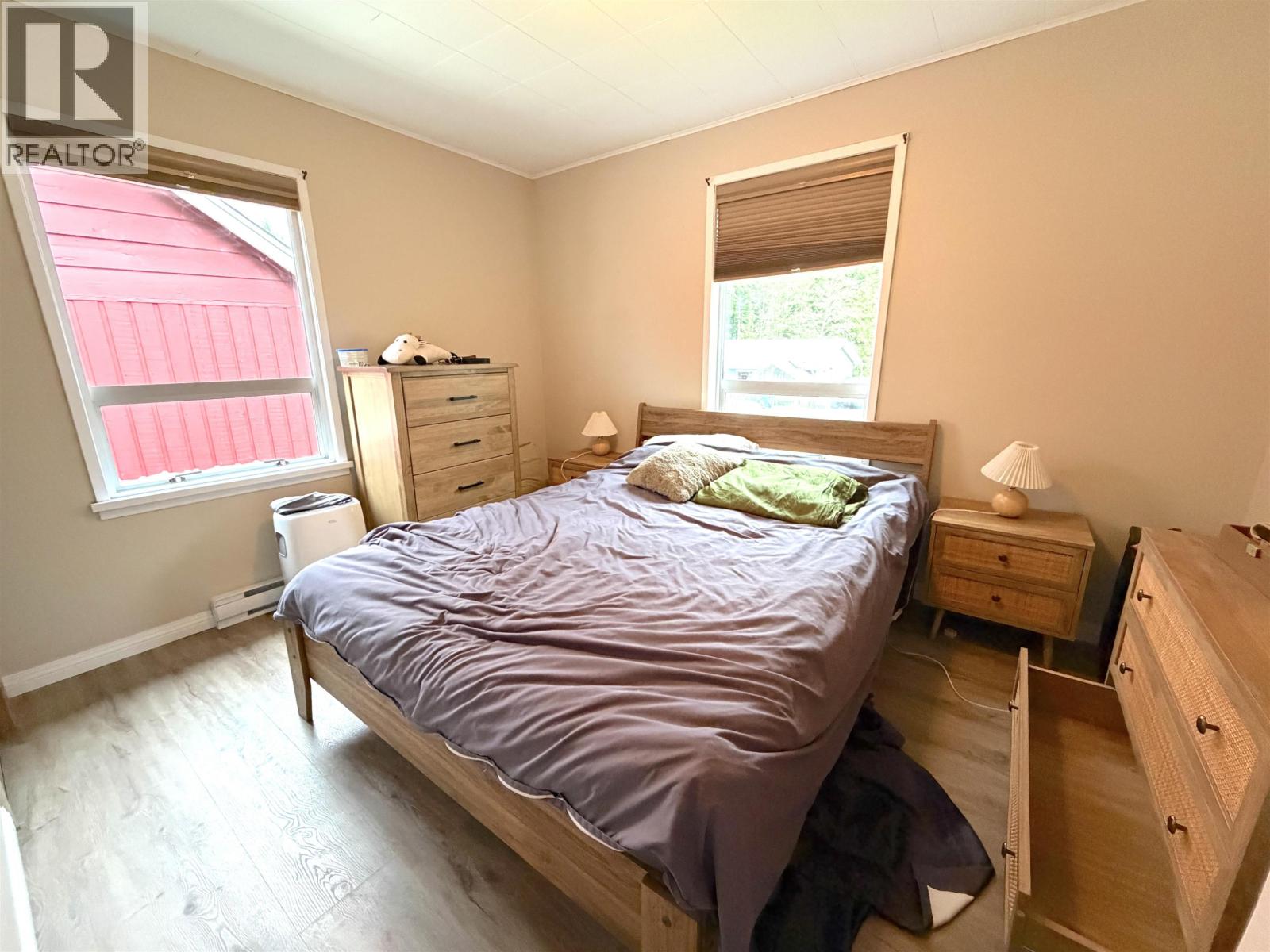 653 E 8TH AVENUE - 10
