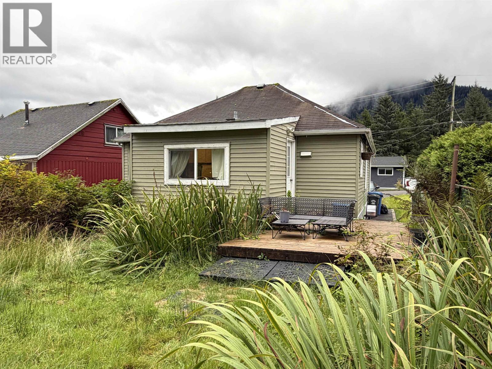 653 E 8TH AVENUE - 18