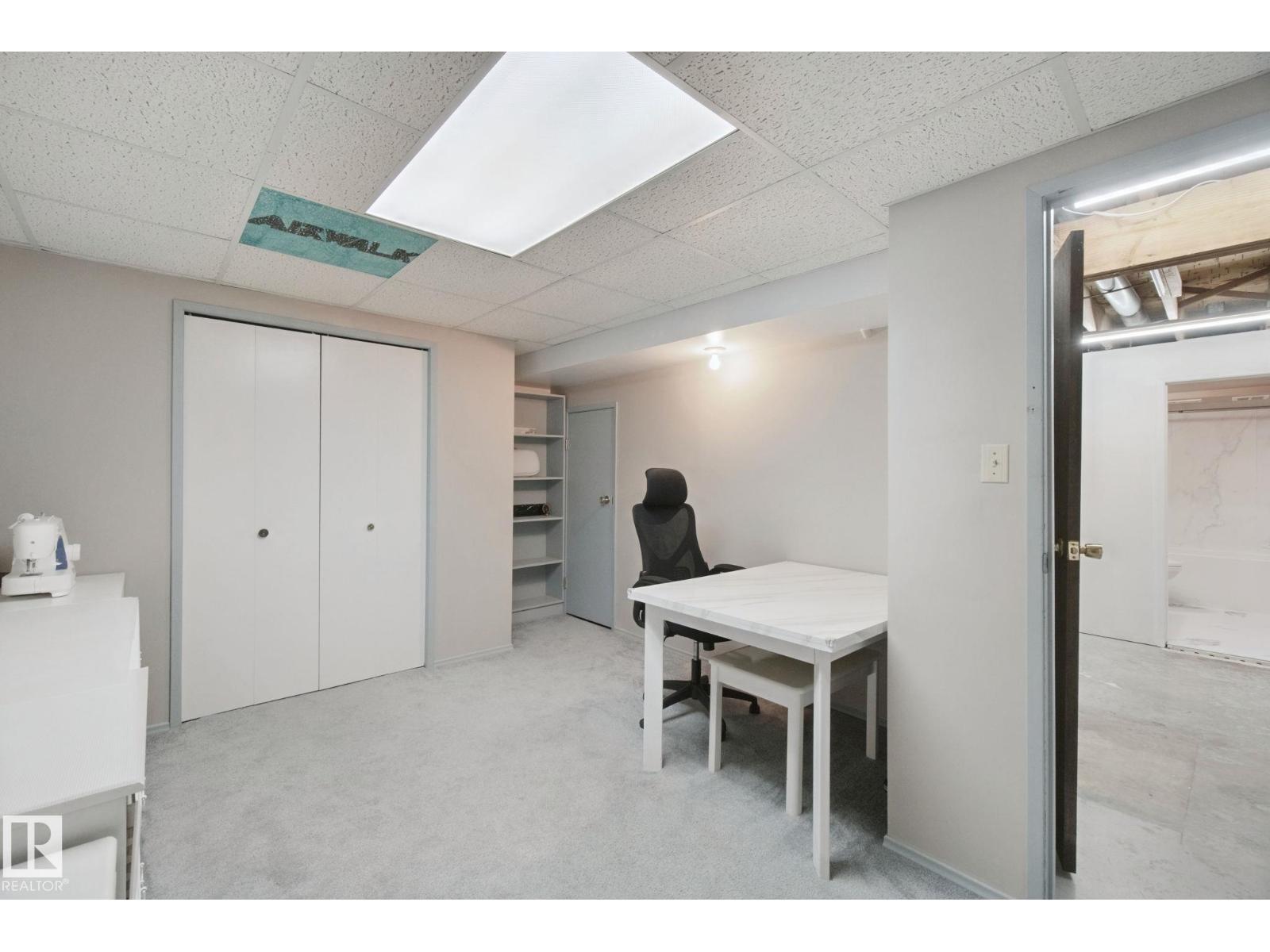 18525 86A AV NW - 45