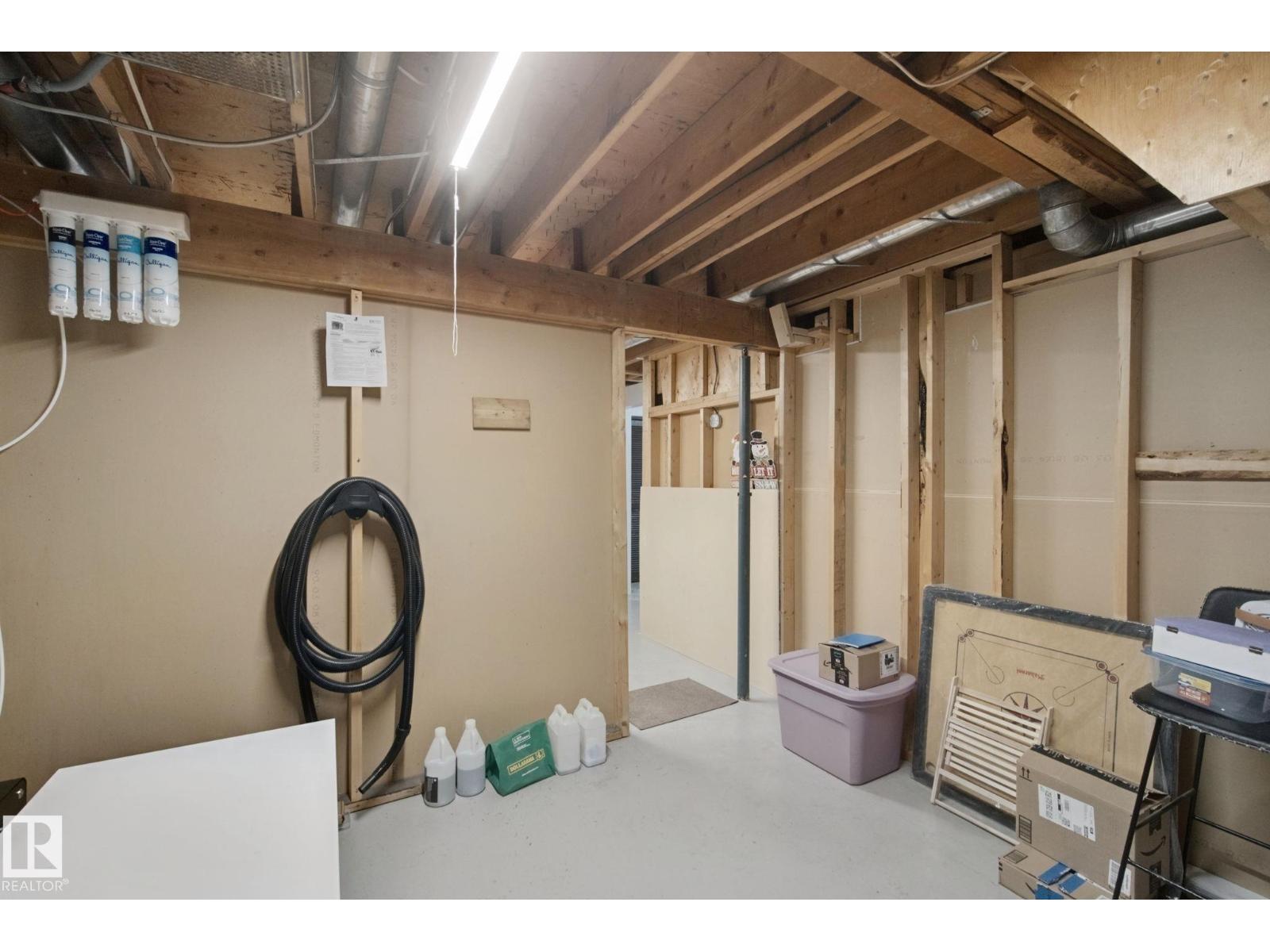 18525 86A AV NW - 59