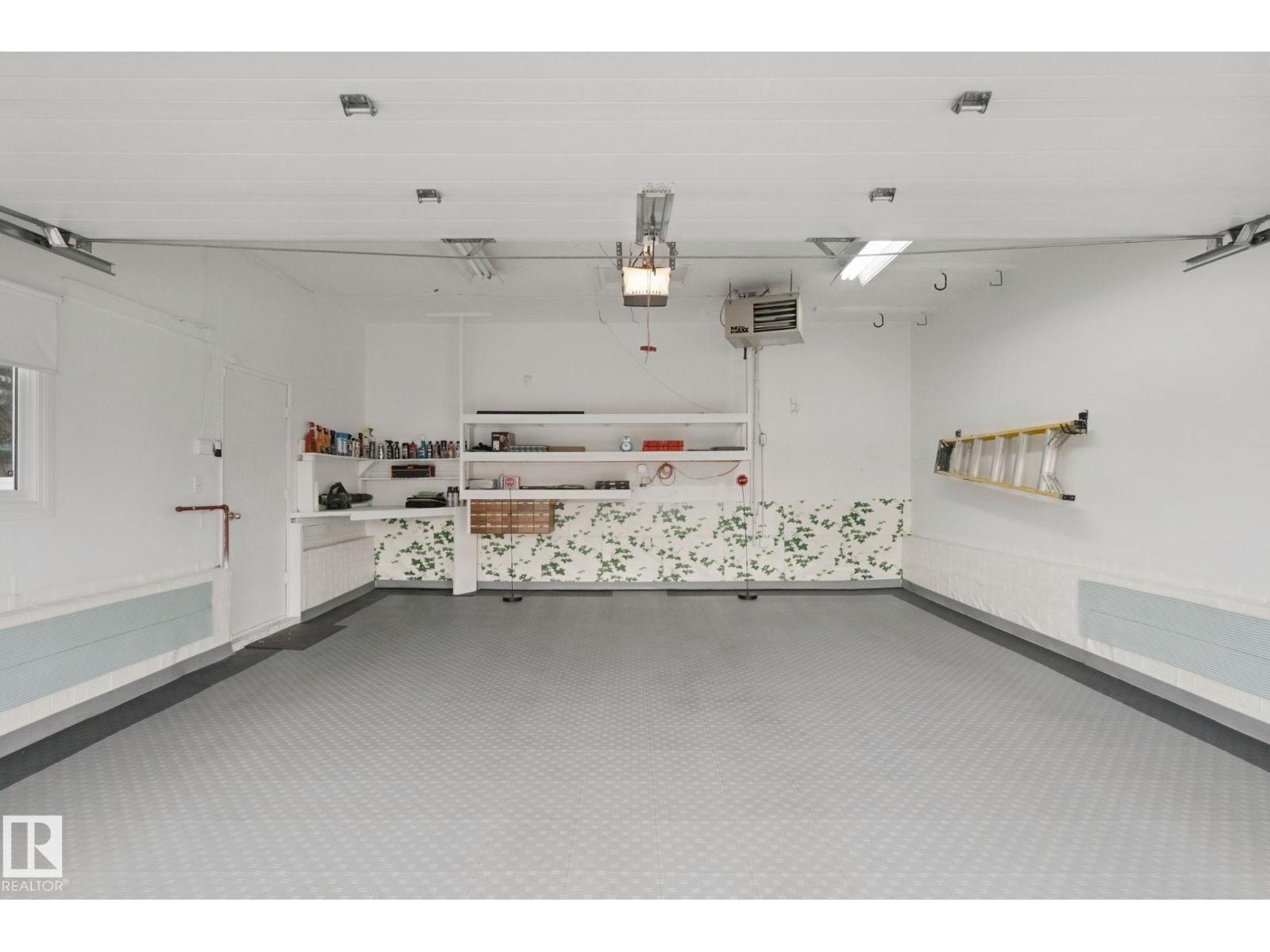 18525 86A AV NW - 61