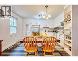 Kitchen - 702 17 Avenue Nw, Calgary, AB T2M0N7 Photo 9