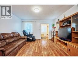 3pc Bathroom - 702 17 Avenue Nw, Calgary, AB T2M0N7 Photo 8